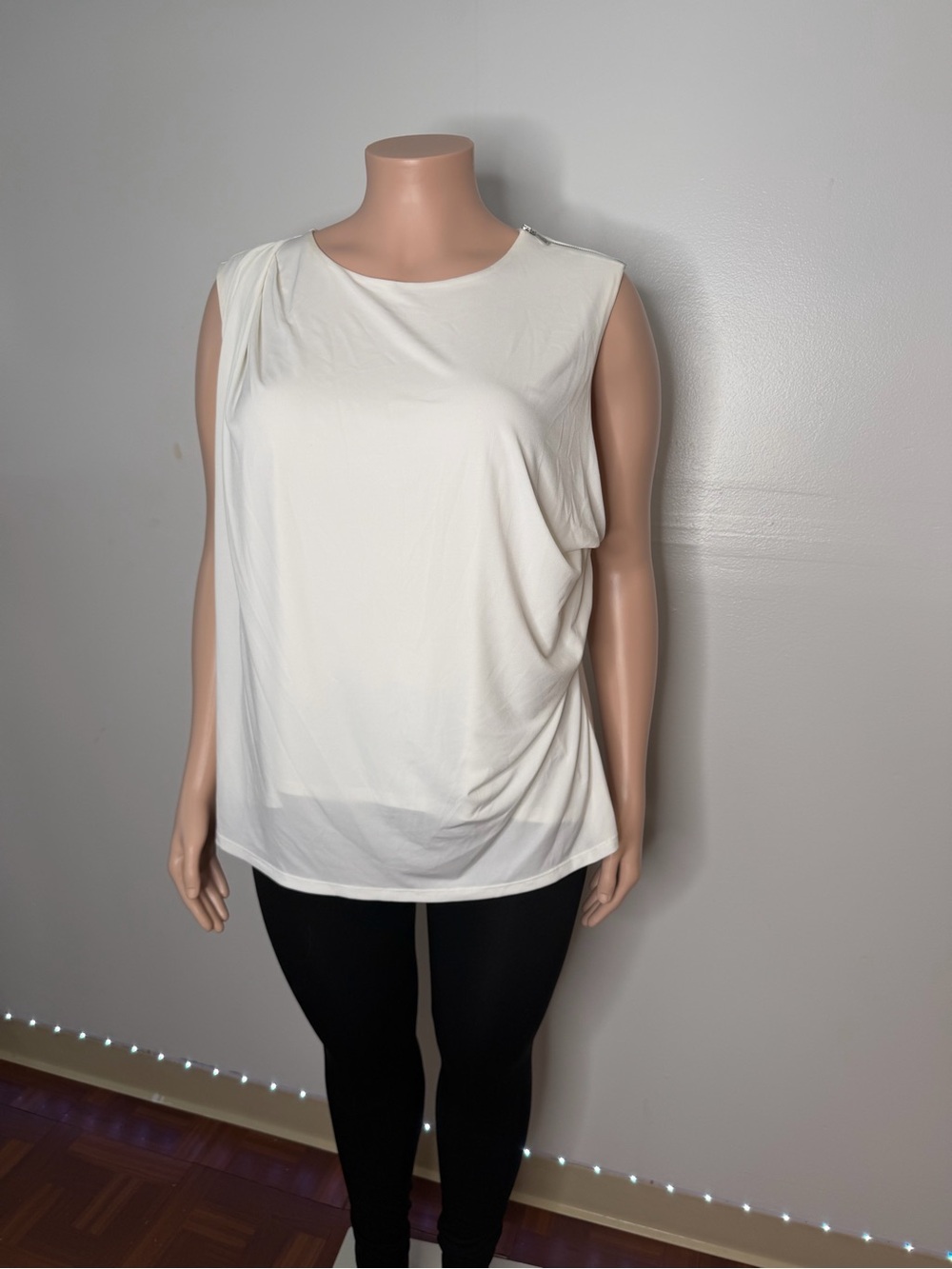 Women'sw Cream Sleeveless Drape Top - Brand Unknown